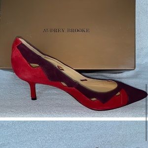 NWT Audrey Brooke red suede pumps 9 new in box.
